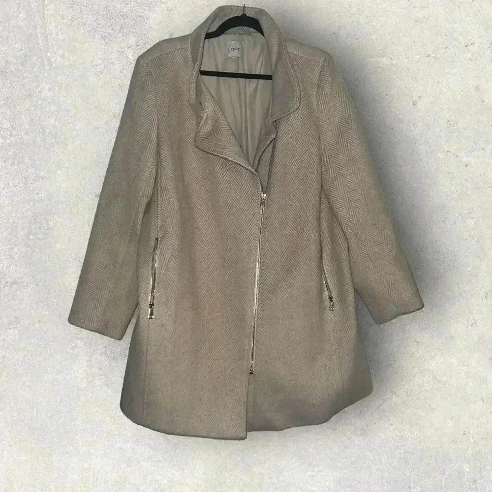 Loft heavy coat size XL NWOT‎